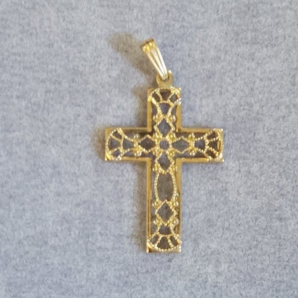 Theda Vintage 1/20 10K Gold Filled Filigree Cross Pendant Small Cottagecore